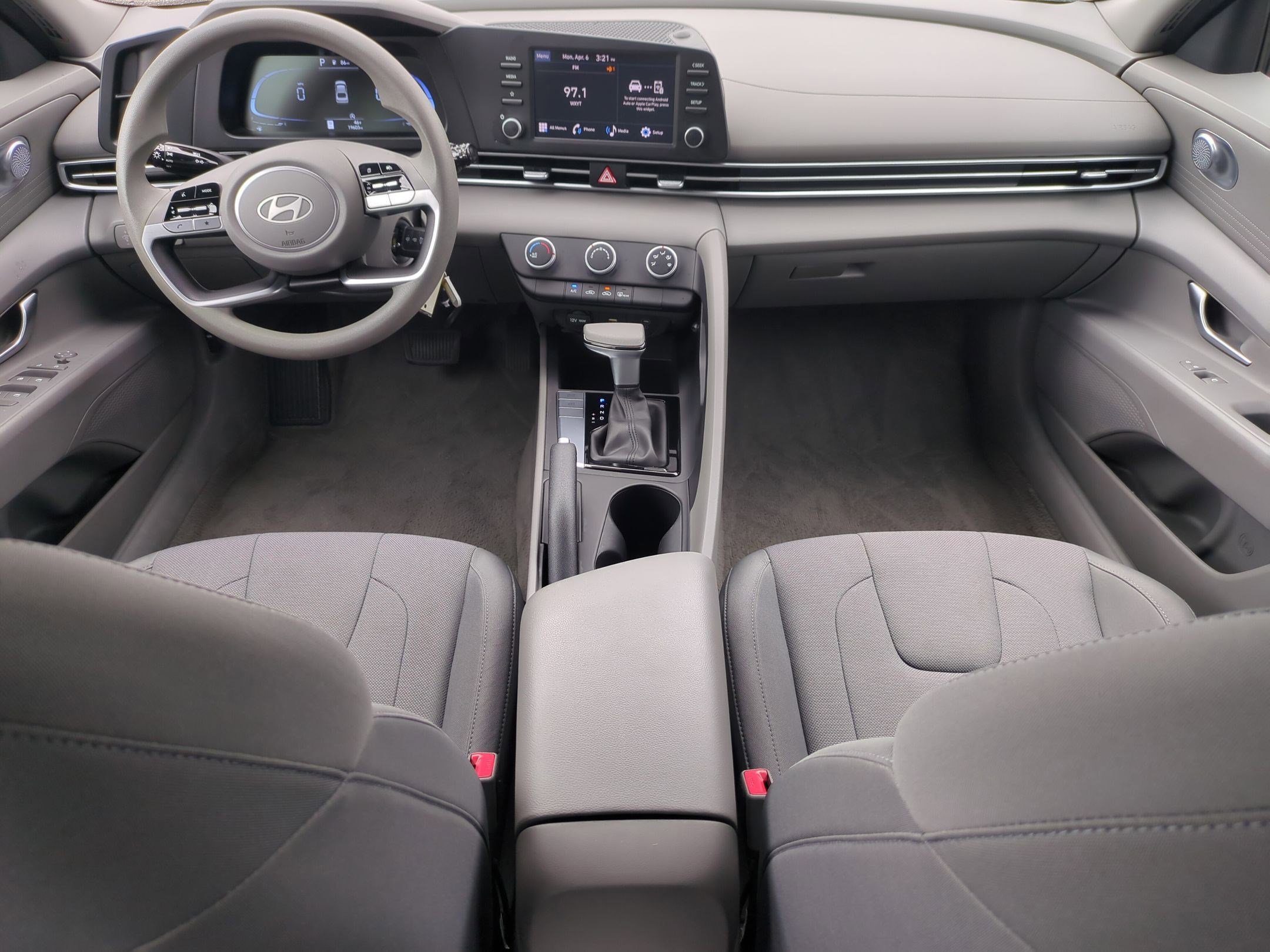 Certified 2024 Hyundai Elantra SE FWD image 14