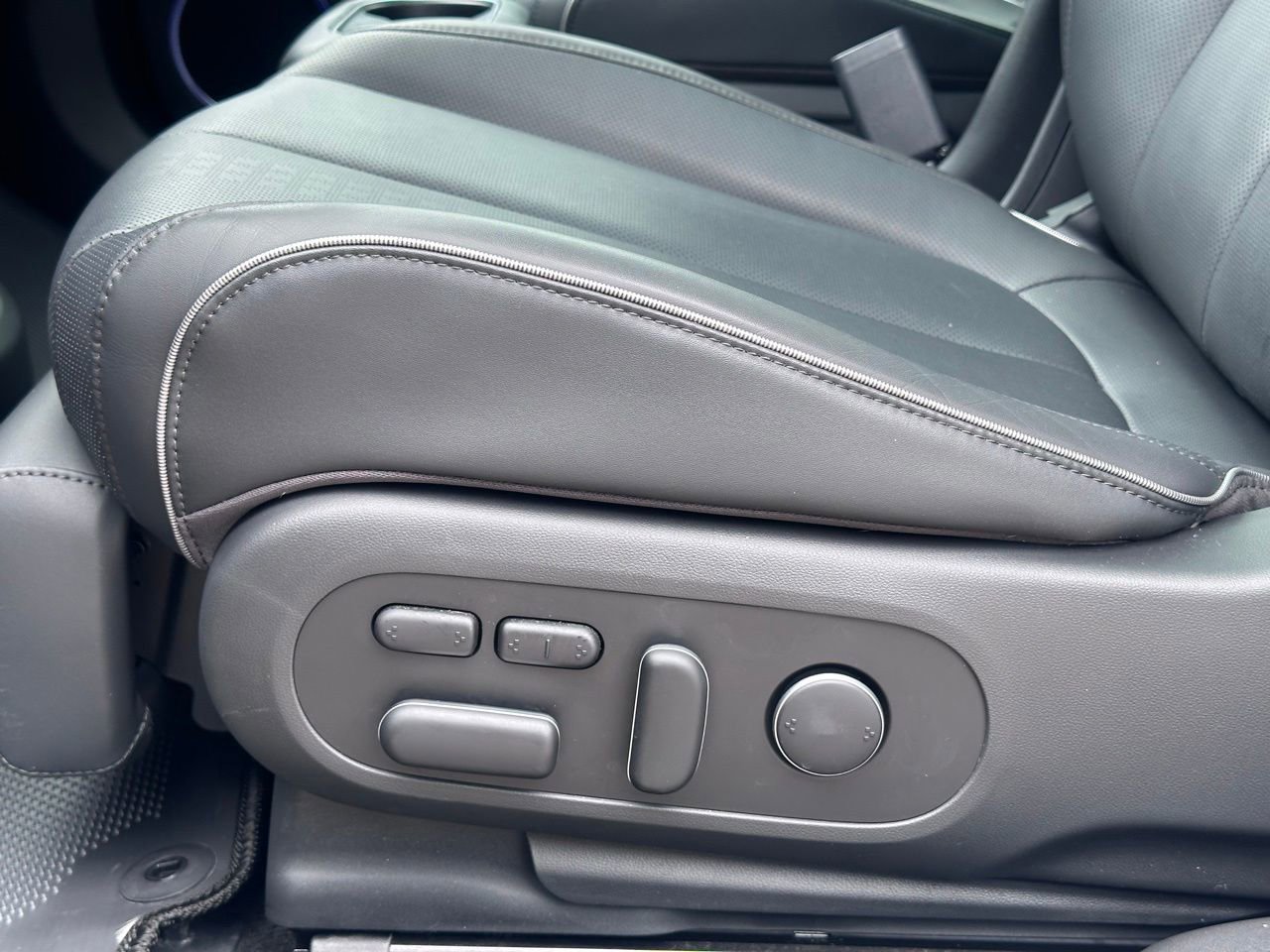 Used 2024 Hyundai Ioniq 5 Limited image 26