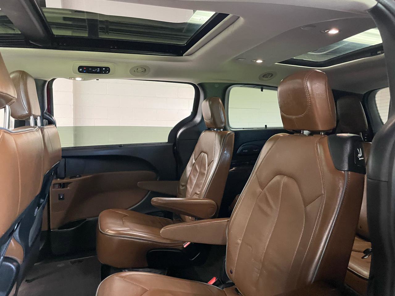 Used 2017 Chrysler Pacifica Limited FWD image 22