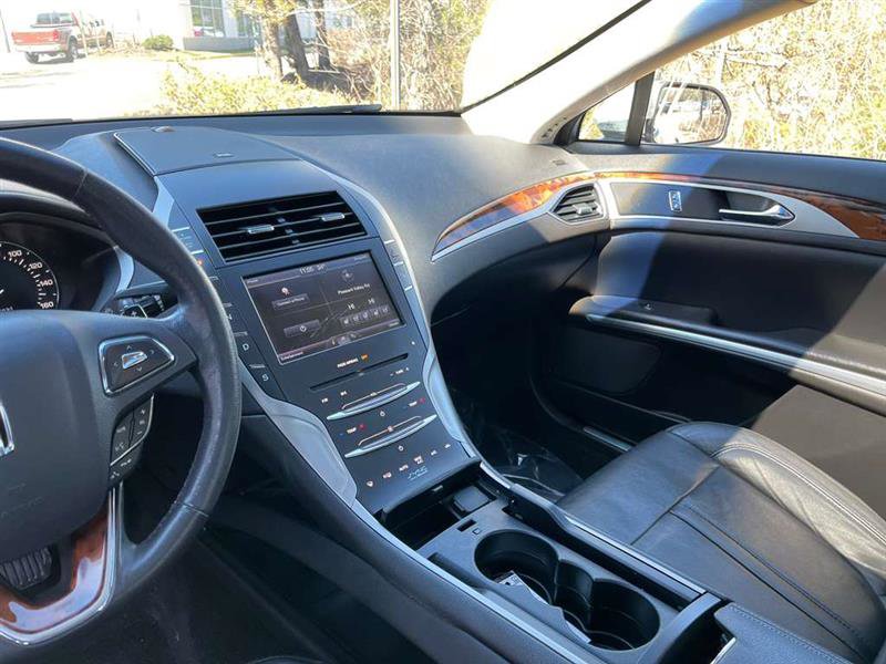 Used 2013 Lincoln MKZ image 69