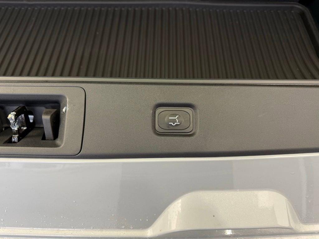 New 2025 Ford Expedition Active image 71