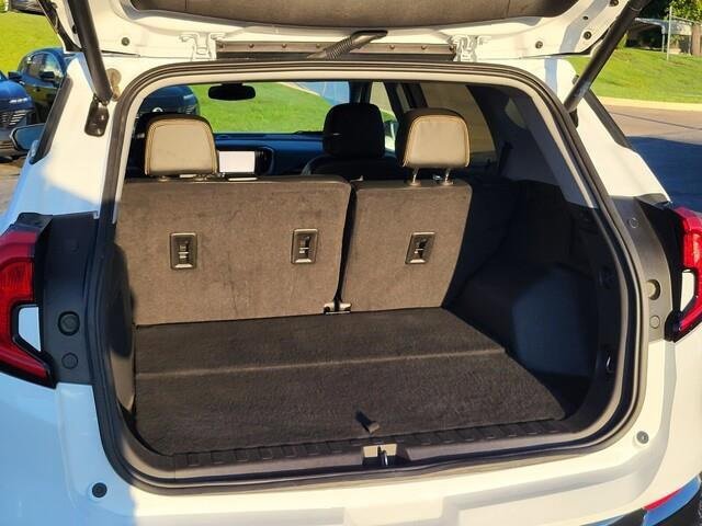 Used 2023 GMC Terrain AT4 image 9