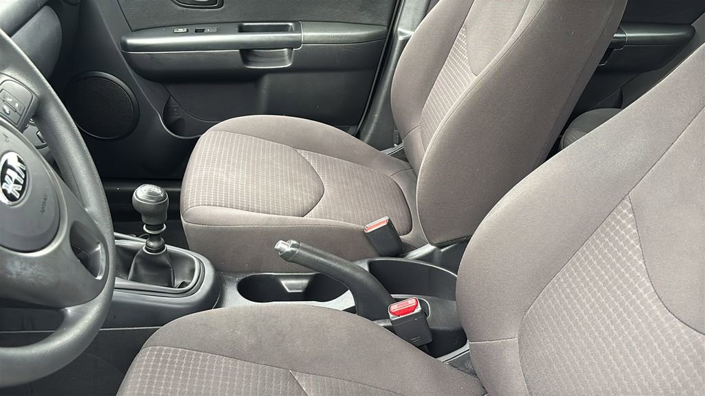 Used 2013 Kia Soul FWD image 22