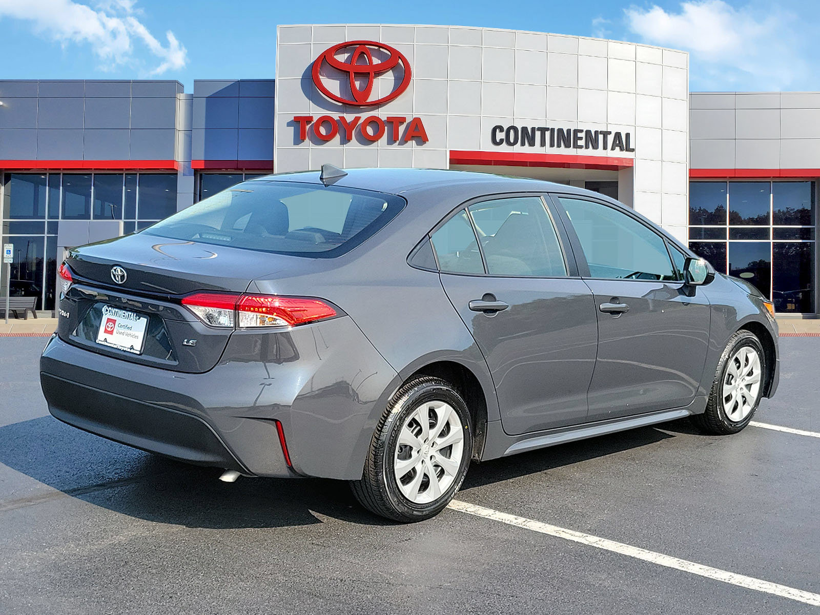Certified 2025 Toyota Corolla LE FWD image 5