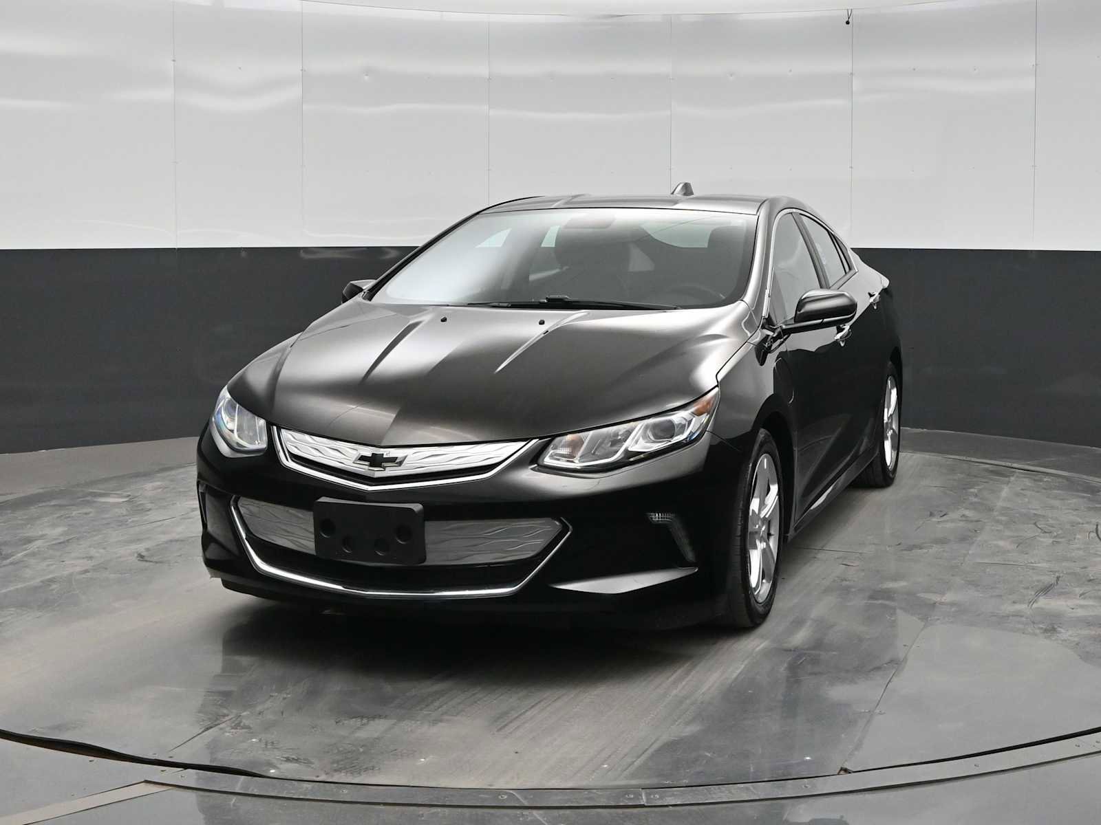 Used 2018 Chevrolet Volt LT w/ Comfort Package FWD image 3