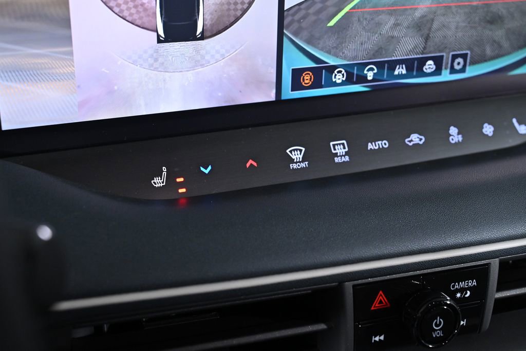 New 2026 Nissan Leaf Platinum+ w/ Cargo Package (Platinum+) image 18