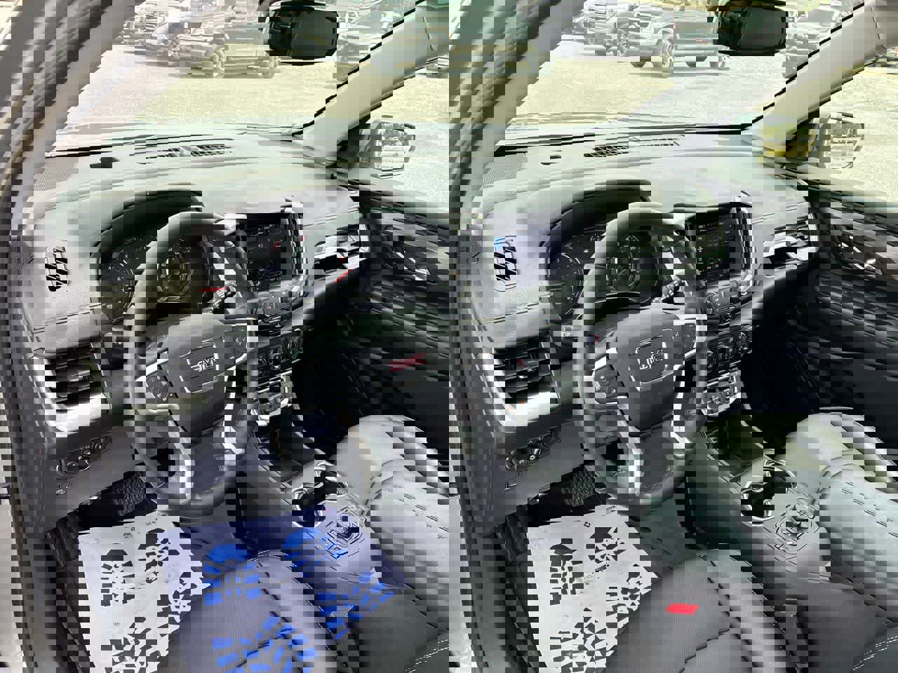 Used 2023 GMC Terrain SLT image 10