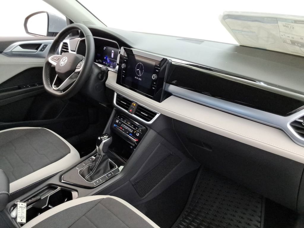 Used 2025 Volkswagen Taos SE image 20