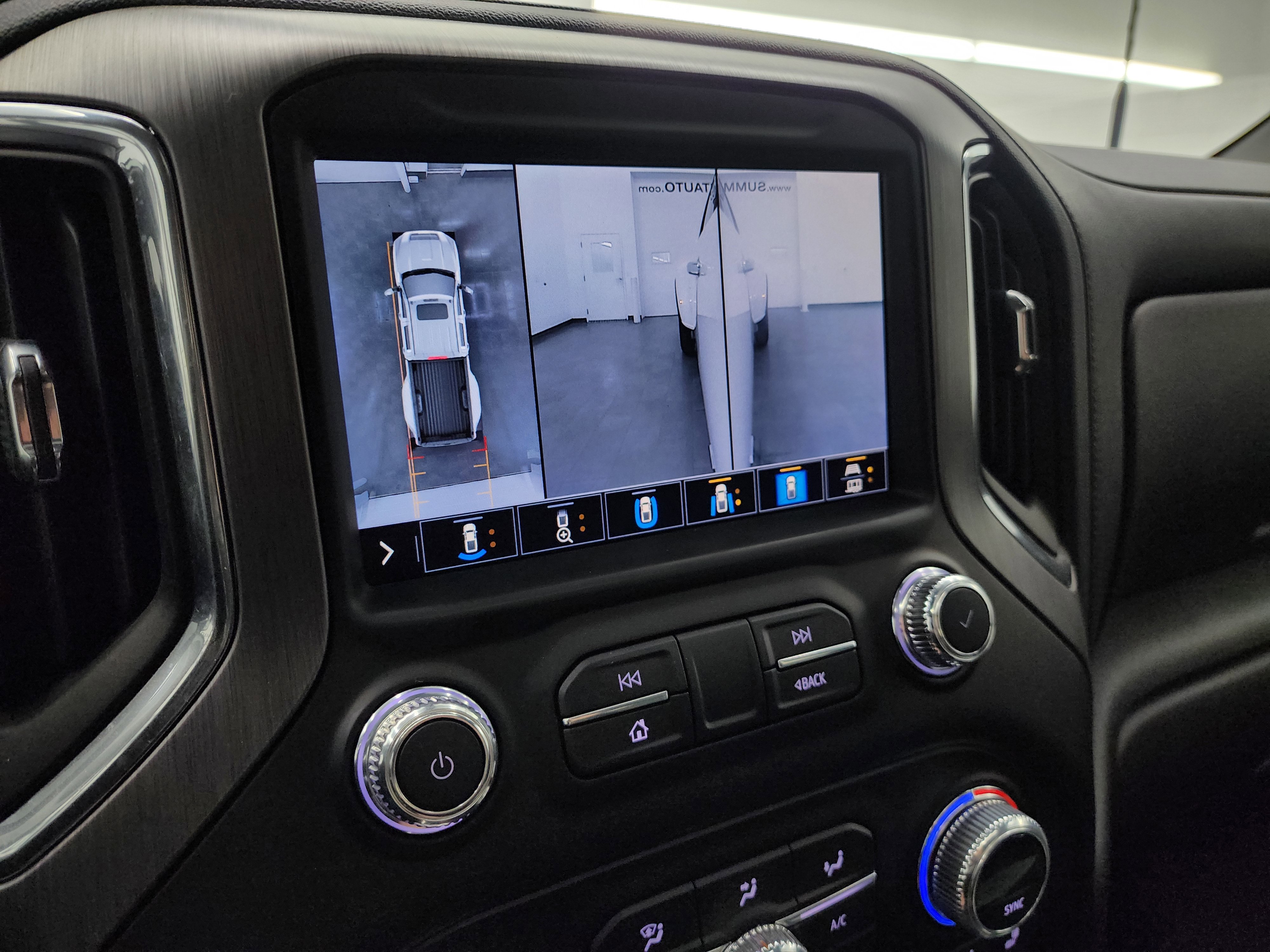 Used 2023 GMC Sierra 3500 Denali w/ Denali Ultimate Package image 23