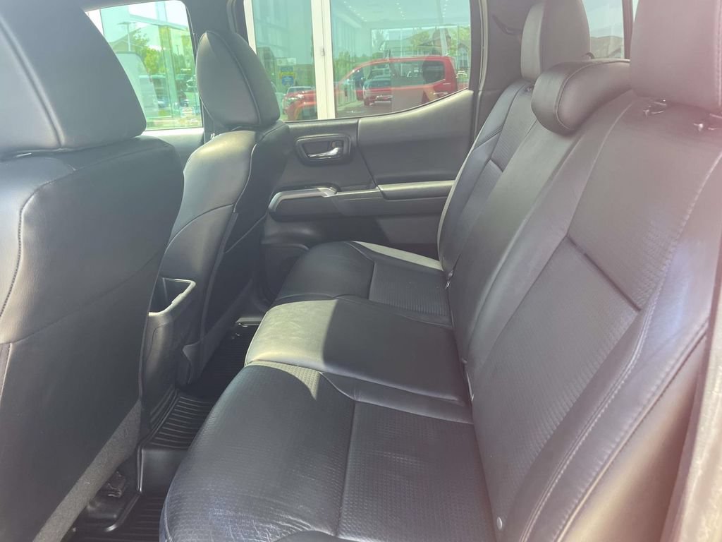 Used 2020 Toyota Tacoma Limited AWD/4WD image 11