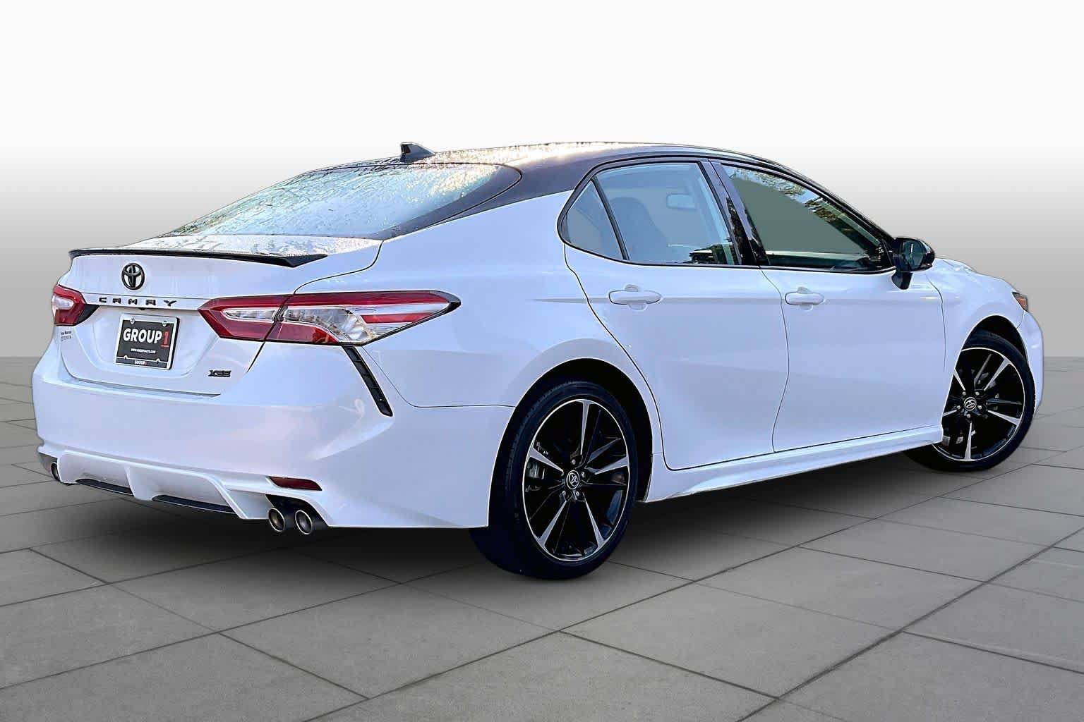 Used 2020 Toyota Camry XSE FWD image 13