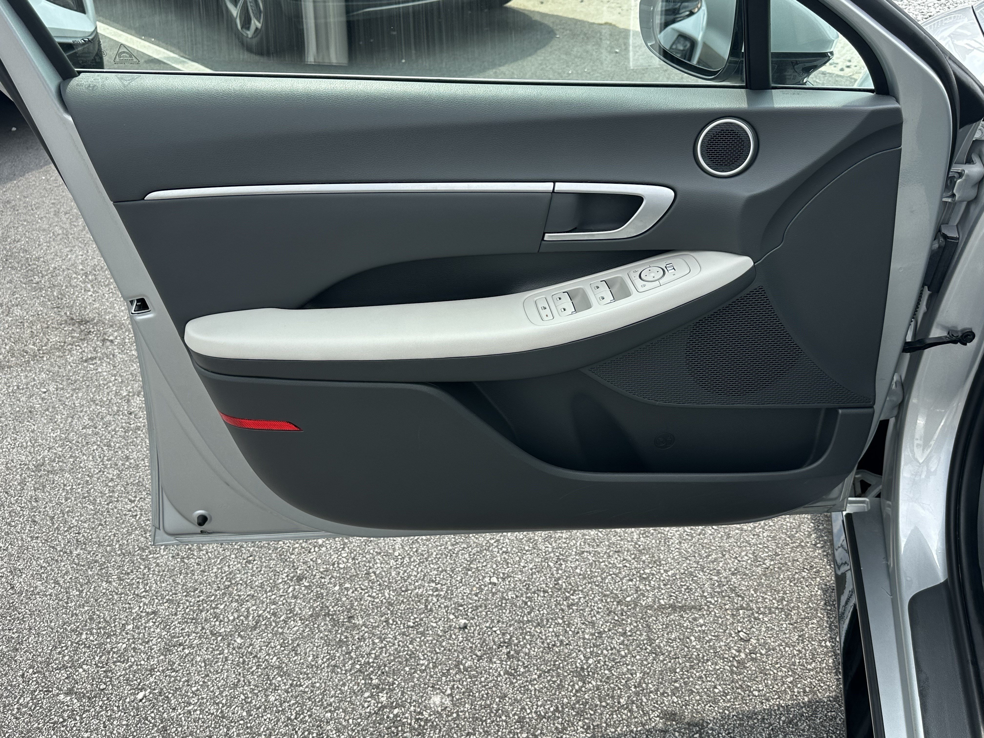 Used 2025 Hyundai Sonata SEL FWD image 10