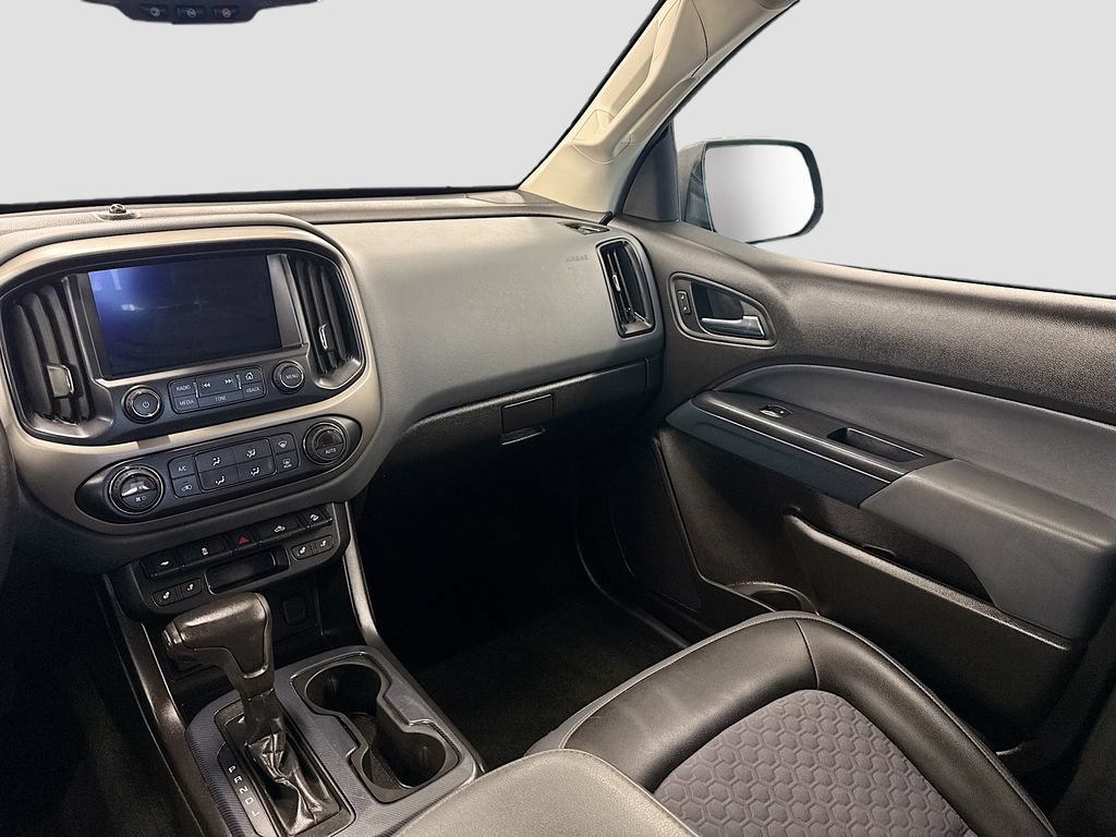 Used 2017 Chevrolet Colorado Z71 AWD/4WD image 23