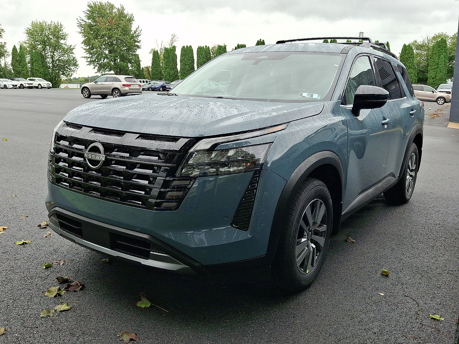 New 2026 Nissan Pathfinder SL AWD/4WD image 3