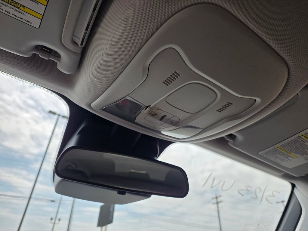 Used 2018 Jeep Renegade Latitude image 20