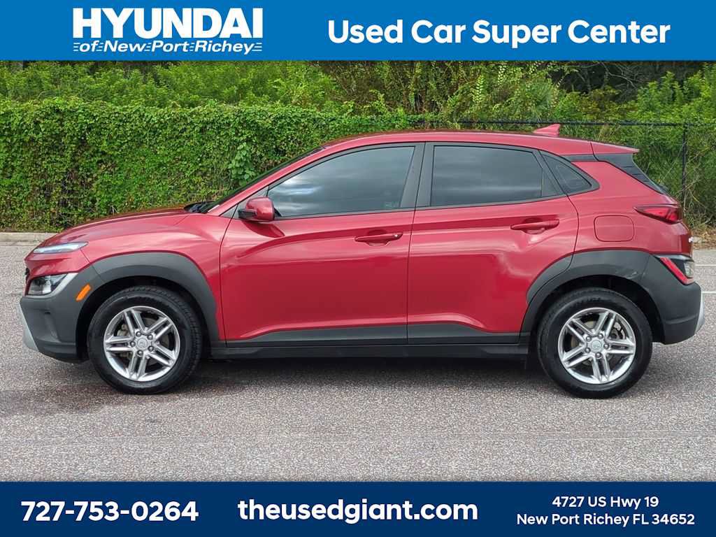 Certified 2022 Hyundai Kona SE FWD image 2