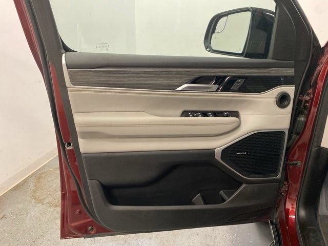 Used 2024 Jeep Wagoneer Series II w/ Convenience Group I AWD/4WD image 24