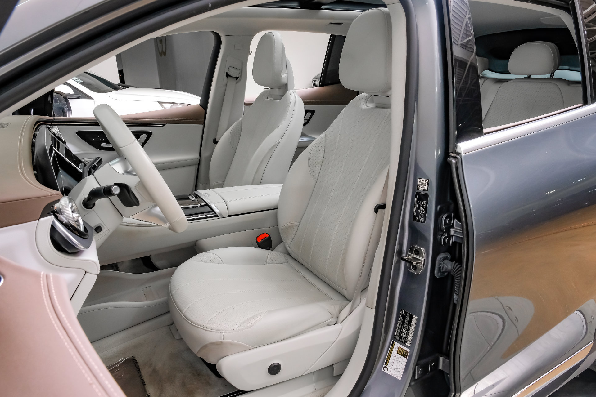 Used 2023 Mercedes-Benz EQE 350+ SUV w/ AMG Line Exterior Package image 28
