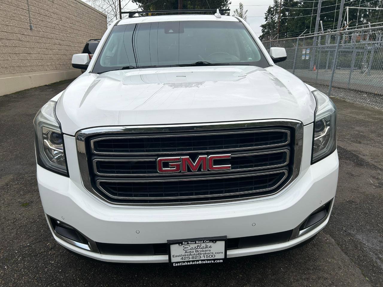 Used 2015 GMC Yukon XL SLT AWD/4WD image 2