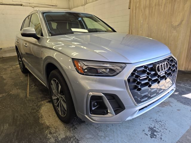 Used 2023 Audi Q5 2.0T Premium Plus w/ Premium Plus Package AWD/4WD image 4