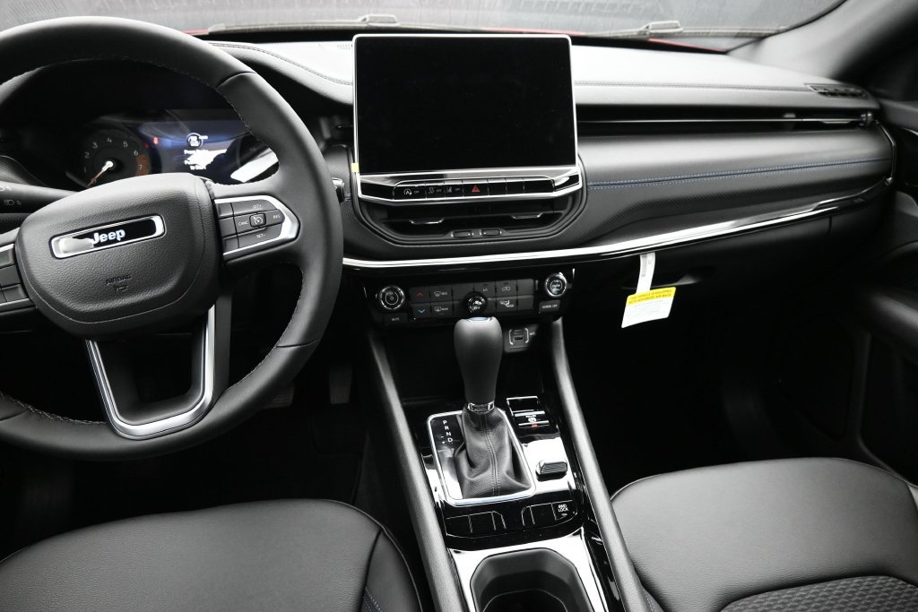 New 2026 Jeep Compass Latitude AWD/4WD image 4
