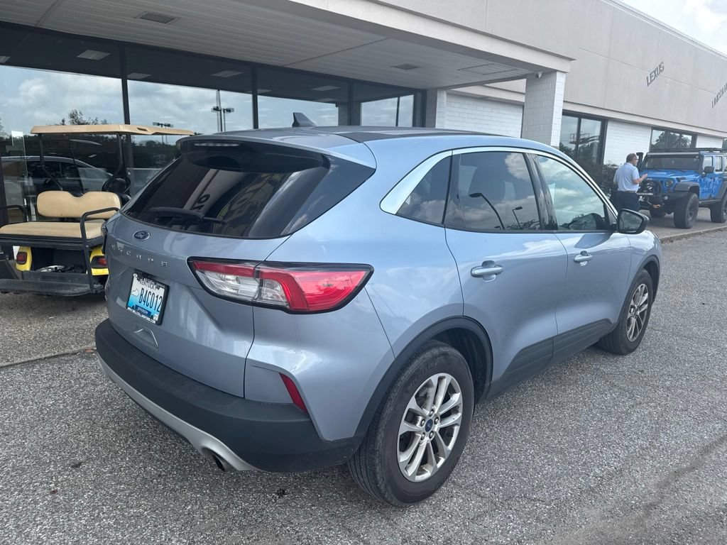 Used 2022 Ford Escape SE w/ Convenience Package FWD image 11