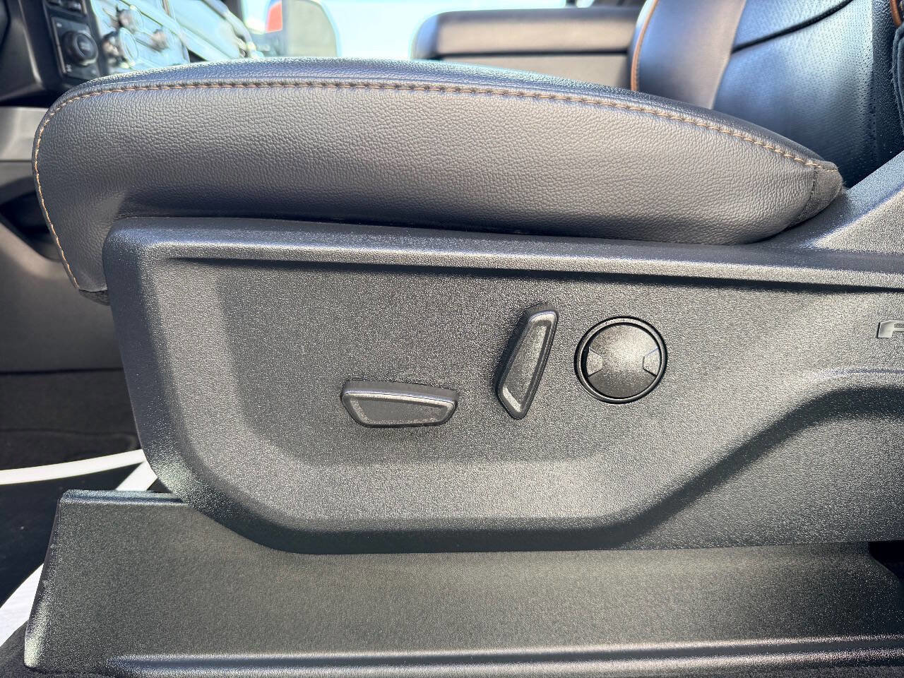 Used 2025 Ford F250 Lariat w/ Lariat Ultimate Package image 24