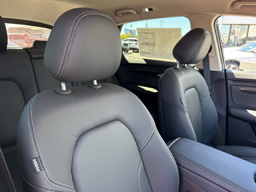 New 2027 VinFast VF 8 Eco AWD/4WD image 14