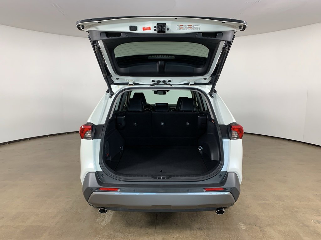 Used 2020 Toyota RAV4 Limited image 12