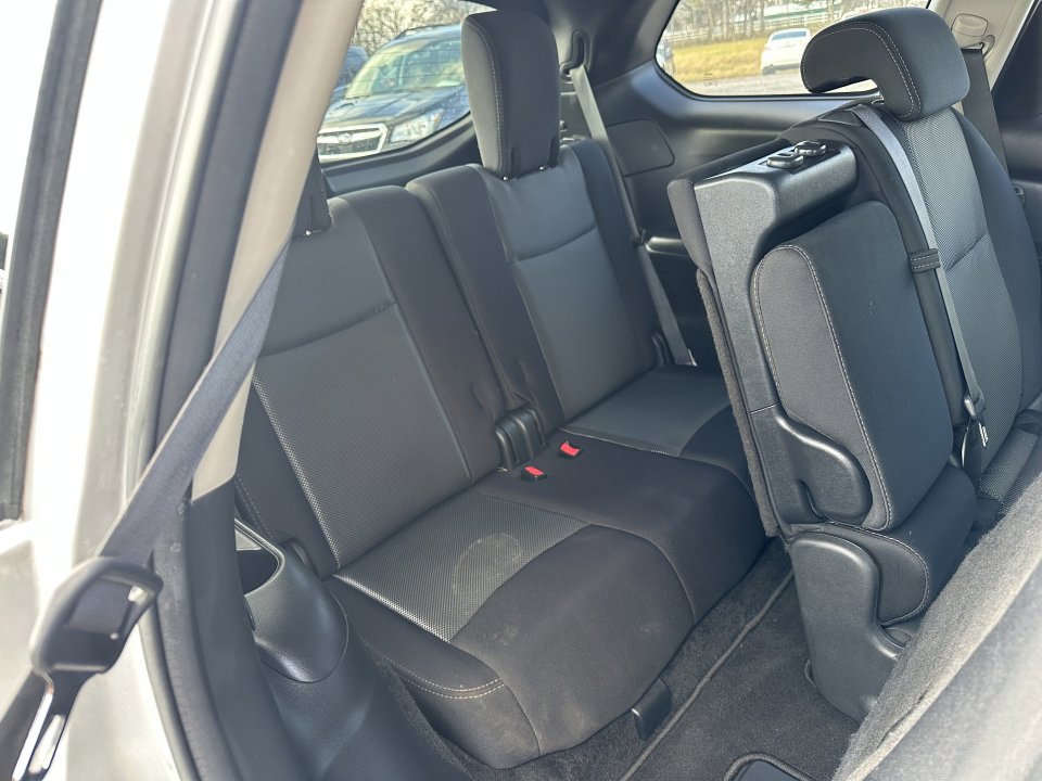 Used 2020 Nissan Pathfinder S image 18