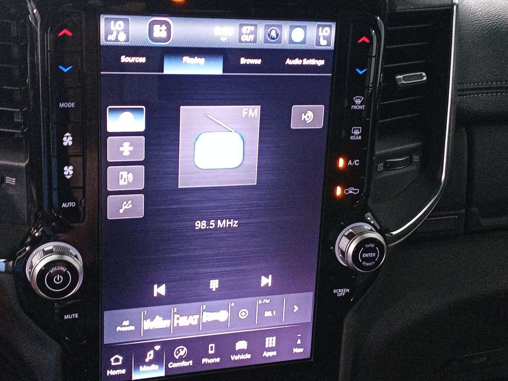 New 2026 RAM 1500 Laramie AWD/4WD image 21