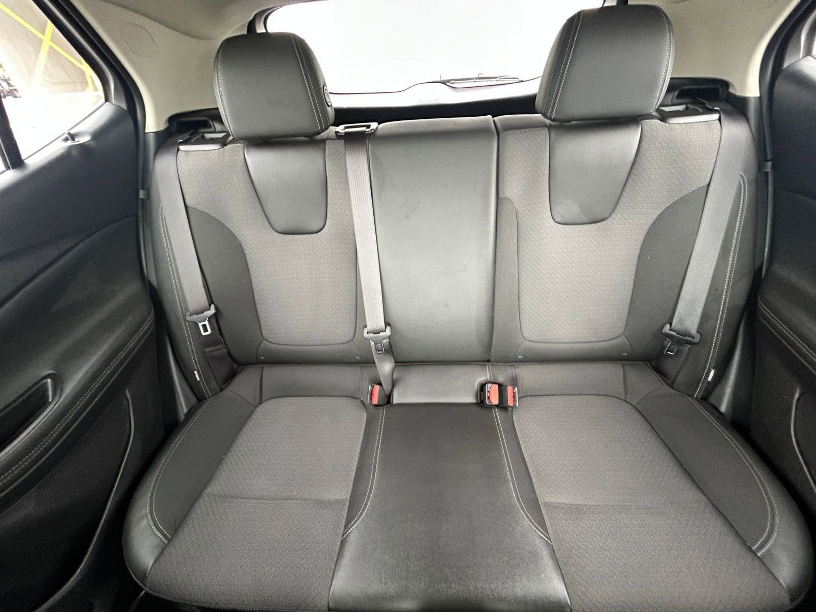 Used 2025 Buick Encore GX Preferred image 38