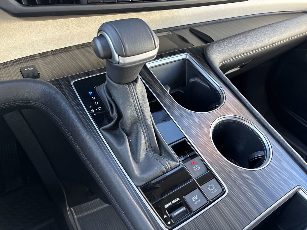 Used 2024 Toyota Sienna Platinum image 19