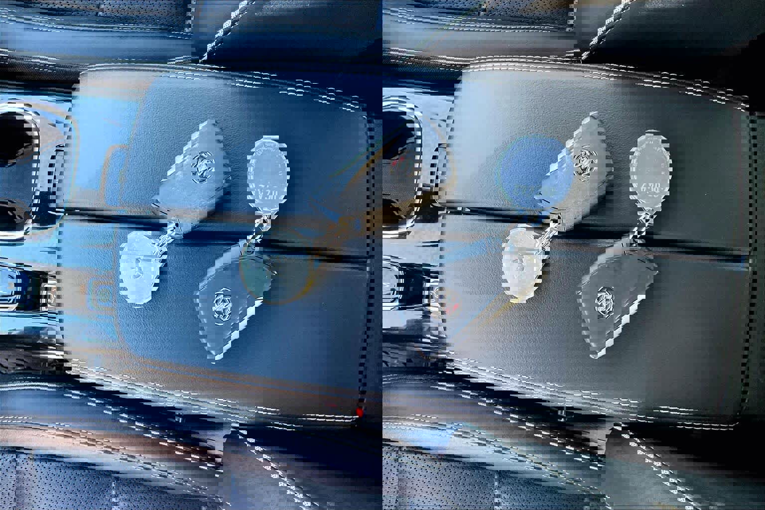 Used 2021 Buick Envision Essence w/ Technology Package I image 14