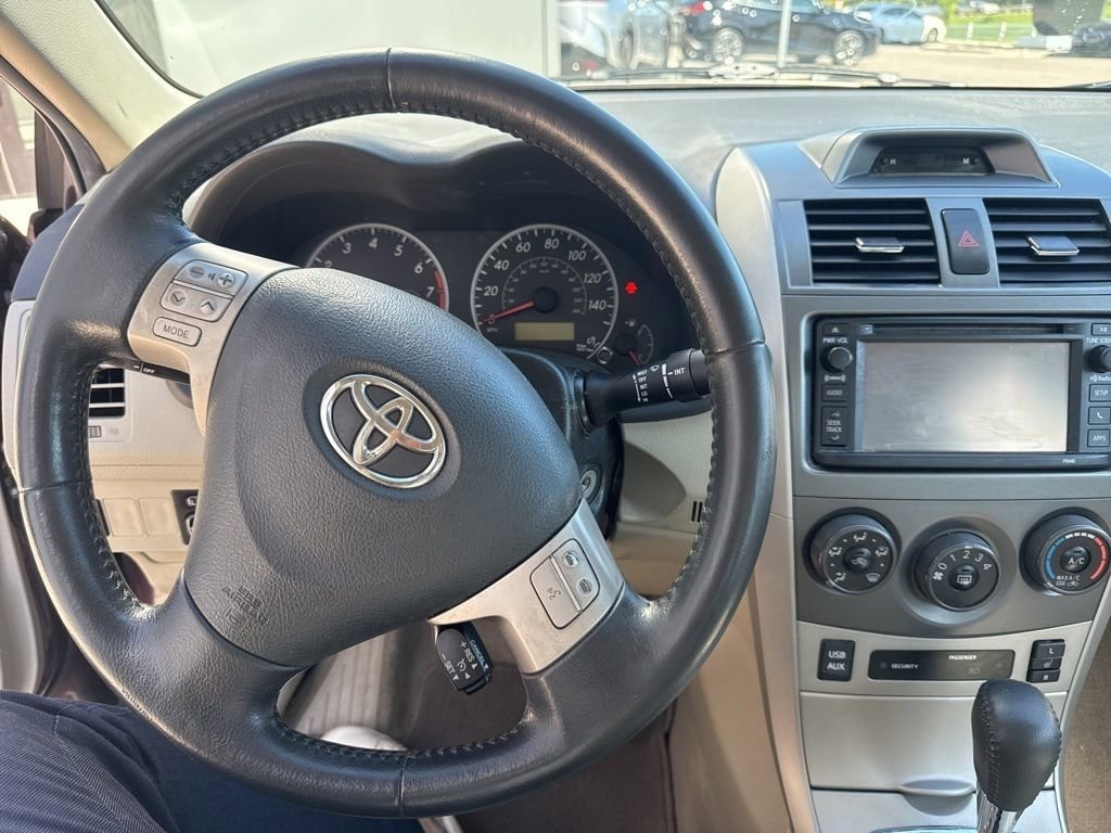 Used 2013 Toyota Corolla LE Special Edition FWD image 17