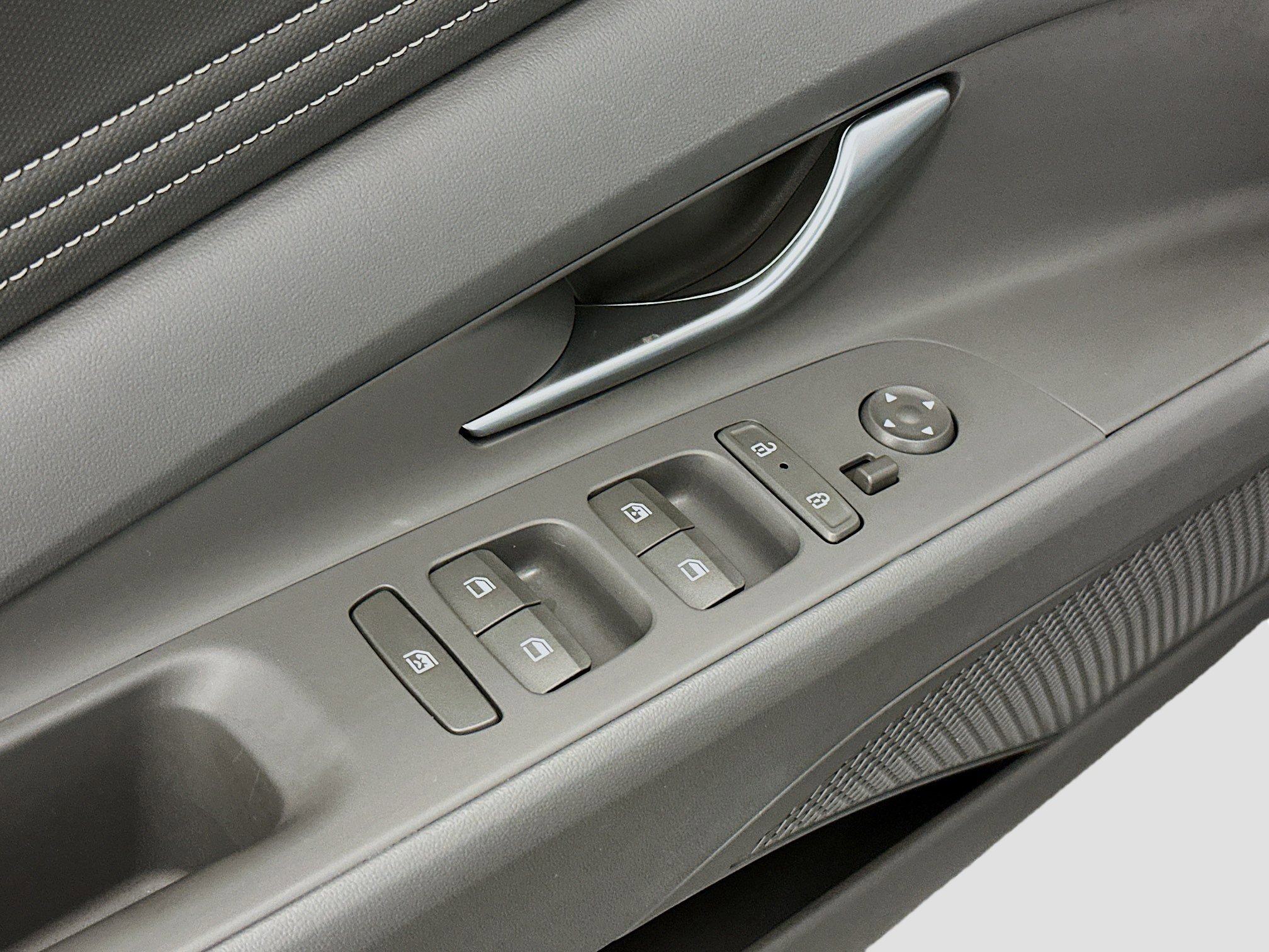 Used 2025 Hyundai Elantra SEL image 15