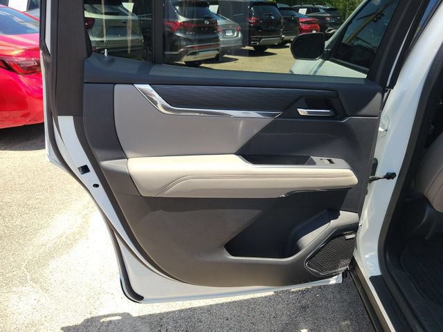 Used 2024 GMC Acadia Elevation w/ Luxury Package FWD image 17
