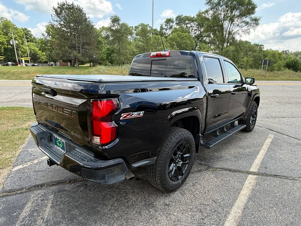 Certified 2025 Chevrolet Colorado Z71 w/ Midnight Edition AWD/4WD image 8