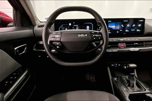 Used 2025 Kia K4 EX image 6