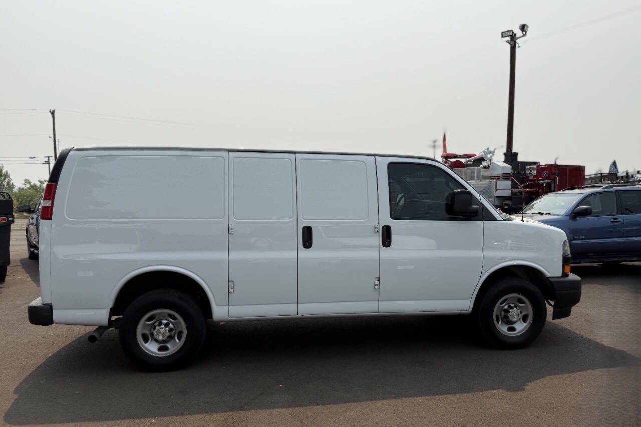 Used 2020 Chevrolet Express 2500 w/ Communications Package RWD image 6