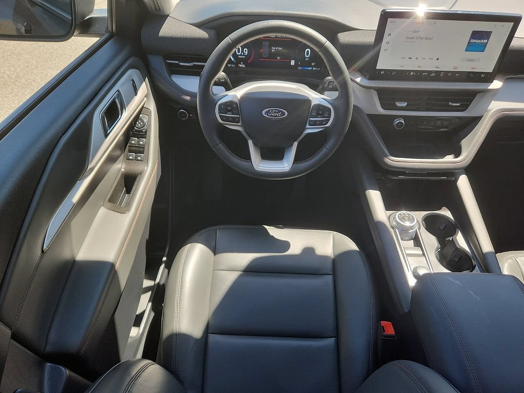 Used 2025 Ford Explorer Active w/ Active Comfort Package AWD/4WD image 8