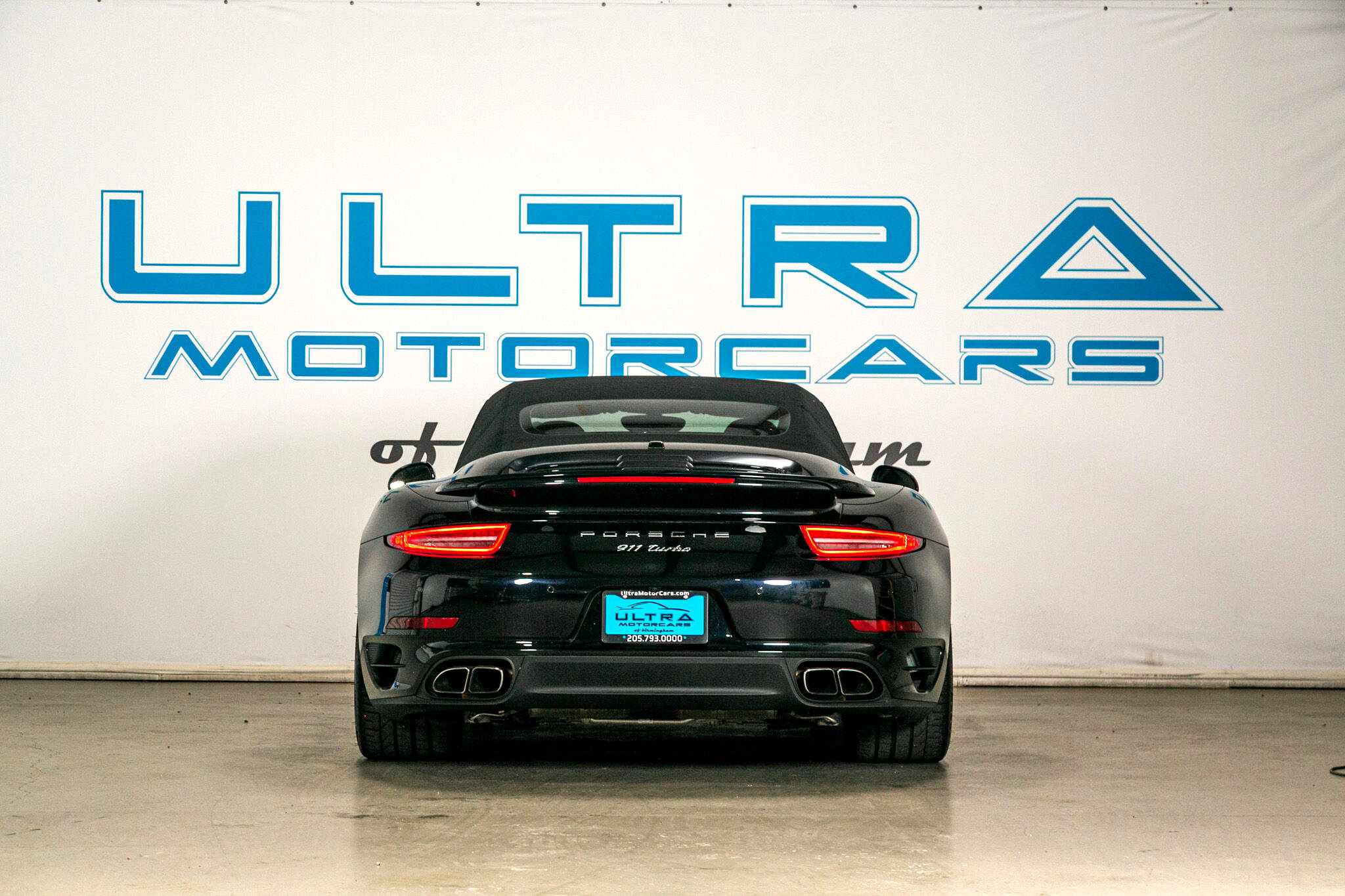 Used 2015 Porsche 911 Turbo image 11