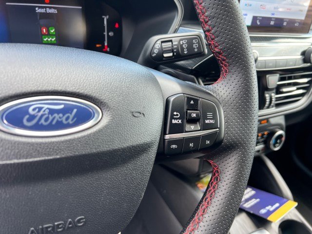 Certified 2025 Ford Escape ST-Line Select AWD/4WD image 15