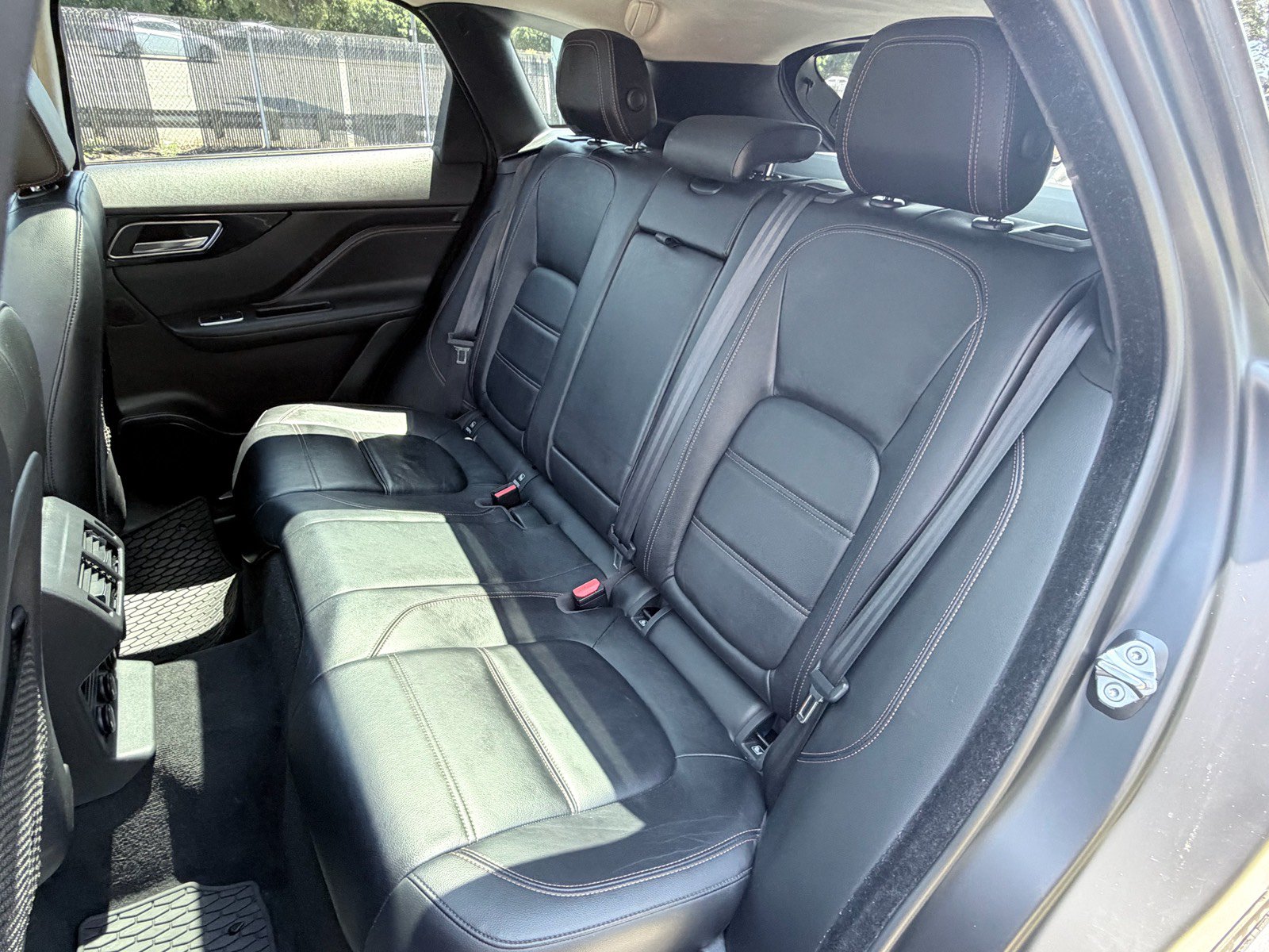 Used 2020 Jaguar F-PACE Prestige AWD/4WD image 9