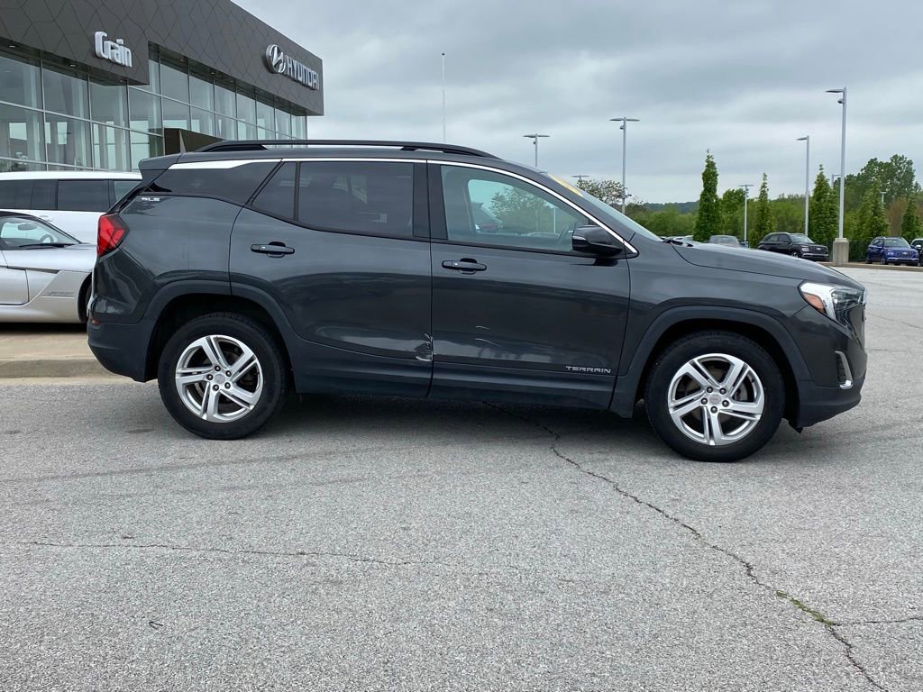 Used 2019 GMC Terrain SLE w/ Driver Convenience Package AWD/4WD image 9