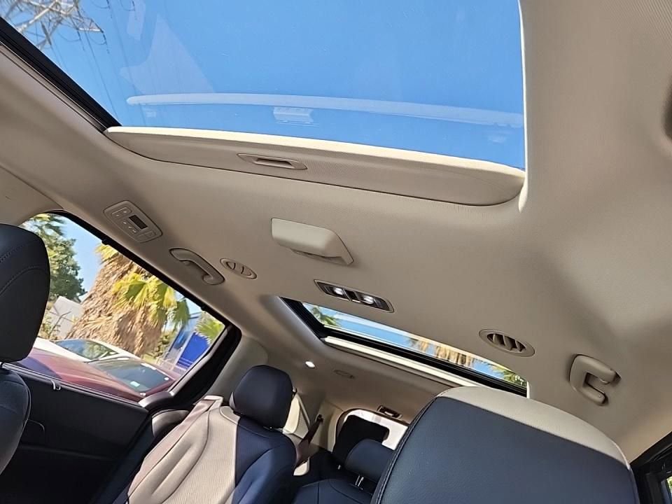 Used 2025 Kia Carnival SX Prestige image 26