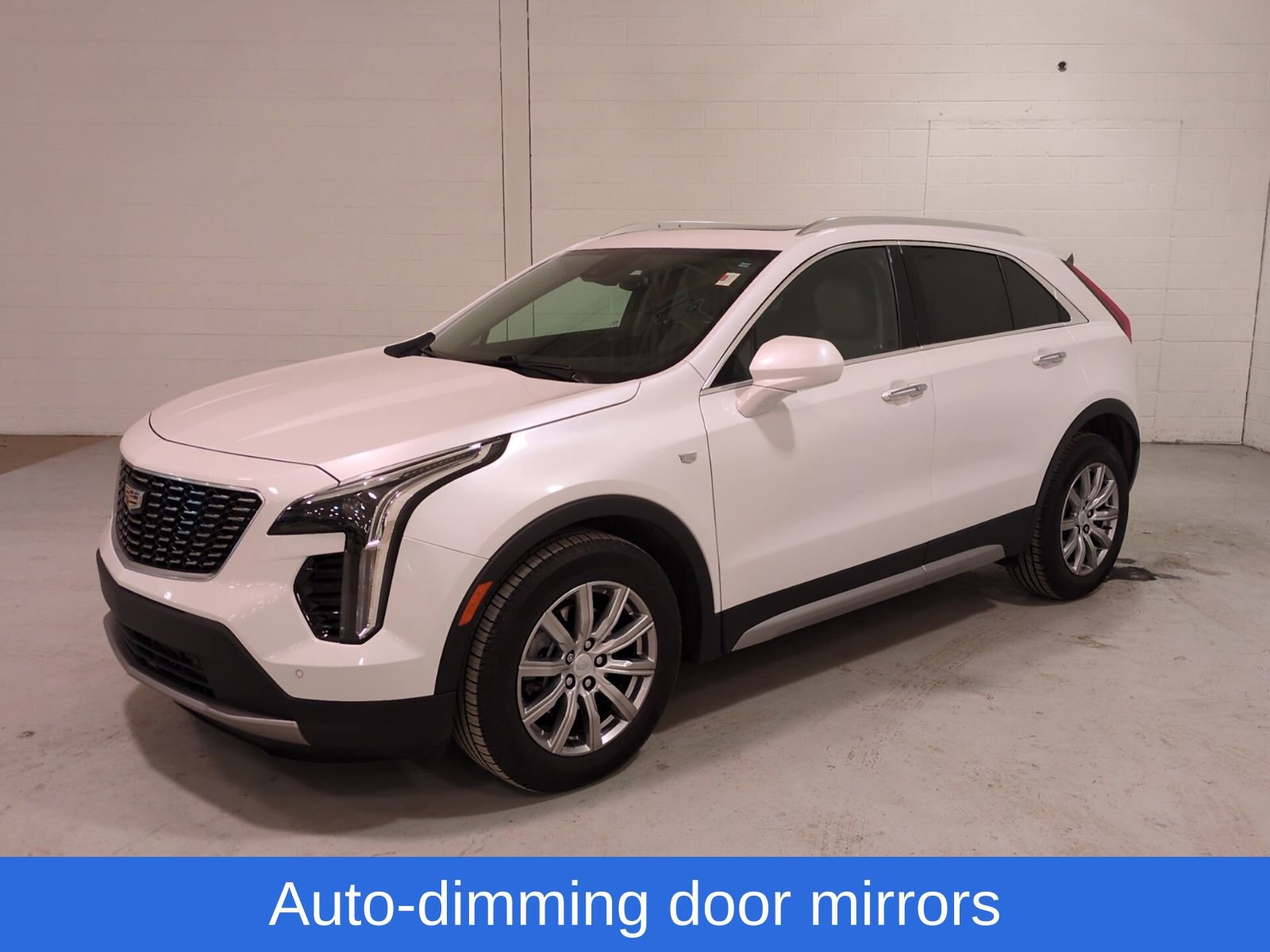 Used 2020 Cadillac XT4 Premium Luxury w/ Cold Weather Package AWD/4WD image 7
