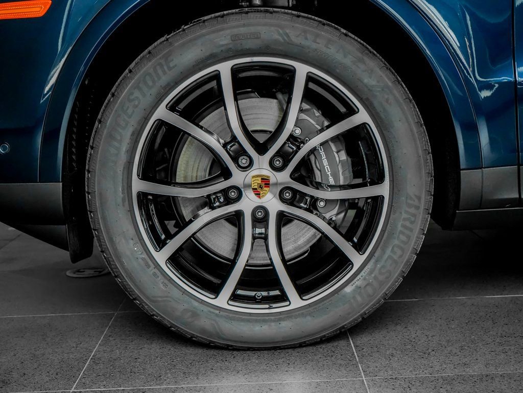 New 2026 Porsche Cayenne Coupe AWD/4WD image 10