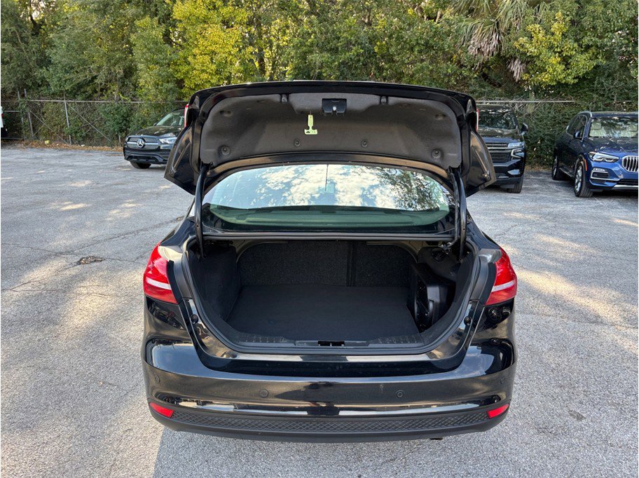 Used 2018 Ford Focus SEL FWD image 35