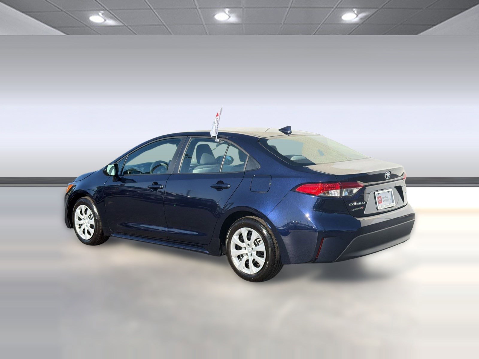 Used 2024 Toyota Corolla LE FWD image 3